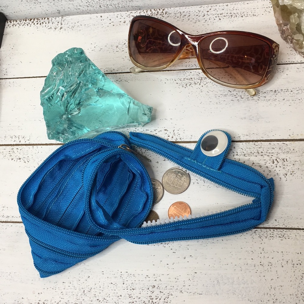 Monster Zipper Face Coin Purse - Picture 4 of 7